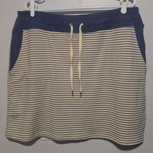 NWOT XL Point Zero Navy and Cream Striped Skort